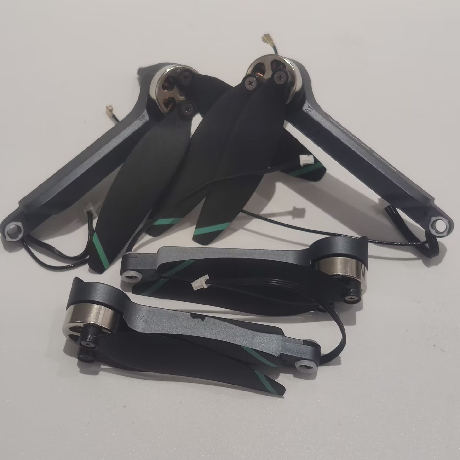 Bezszczotkowe ramię silnika A1 – Lyzrc Drone recenzja i cena